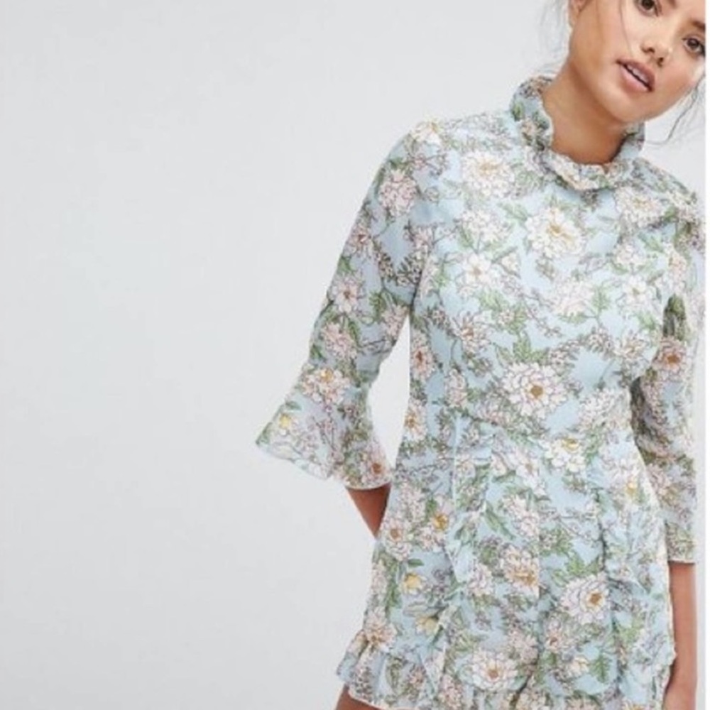 Pretty Little Thing Floral Romper size 2